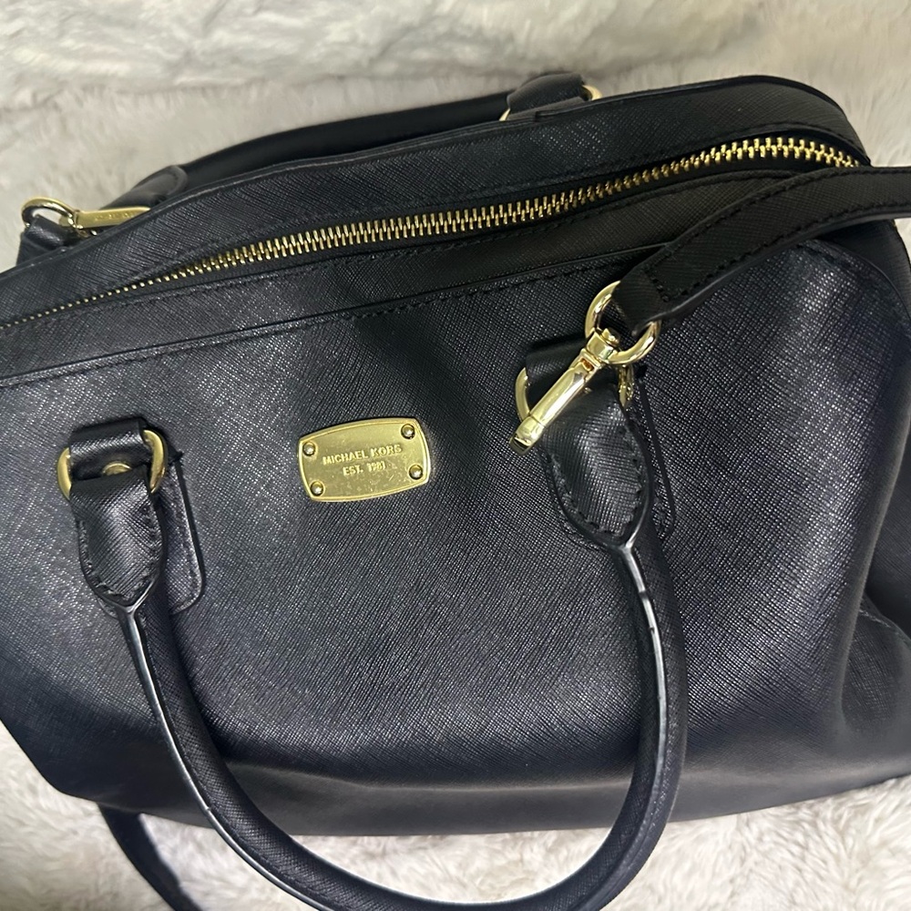 Elegant Black Leather Handbag and Wallet! - Picture 8 of 9